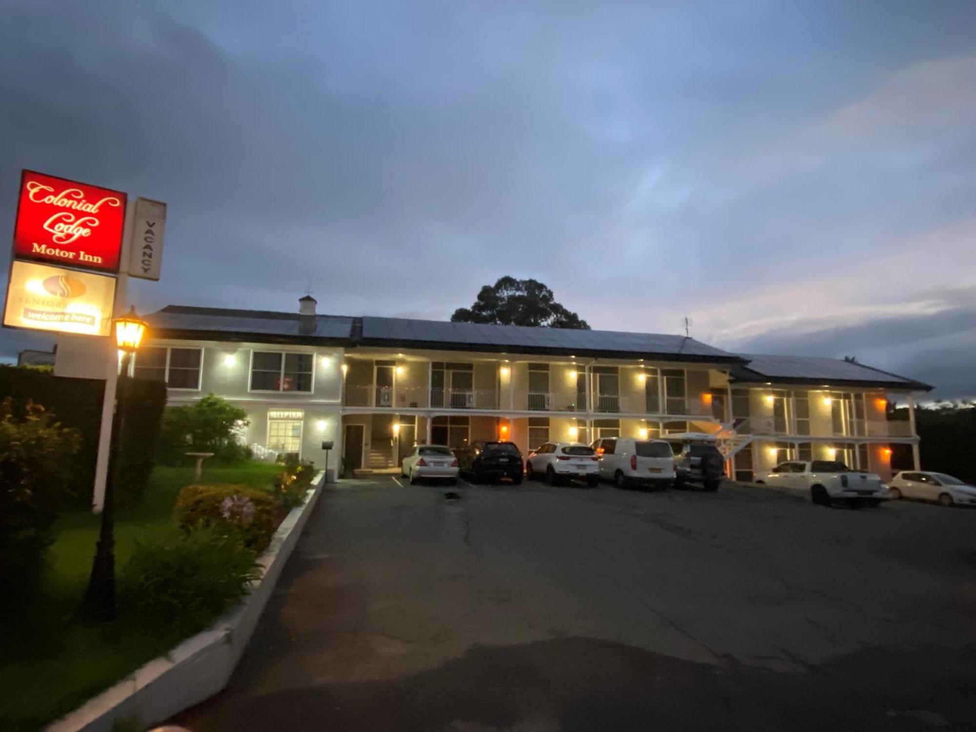 Colonial Lodge Motor Inn Yass Buitenkant foto