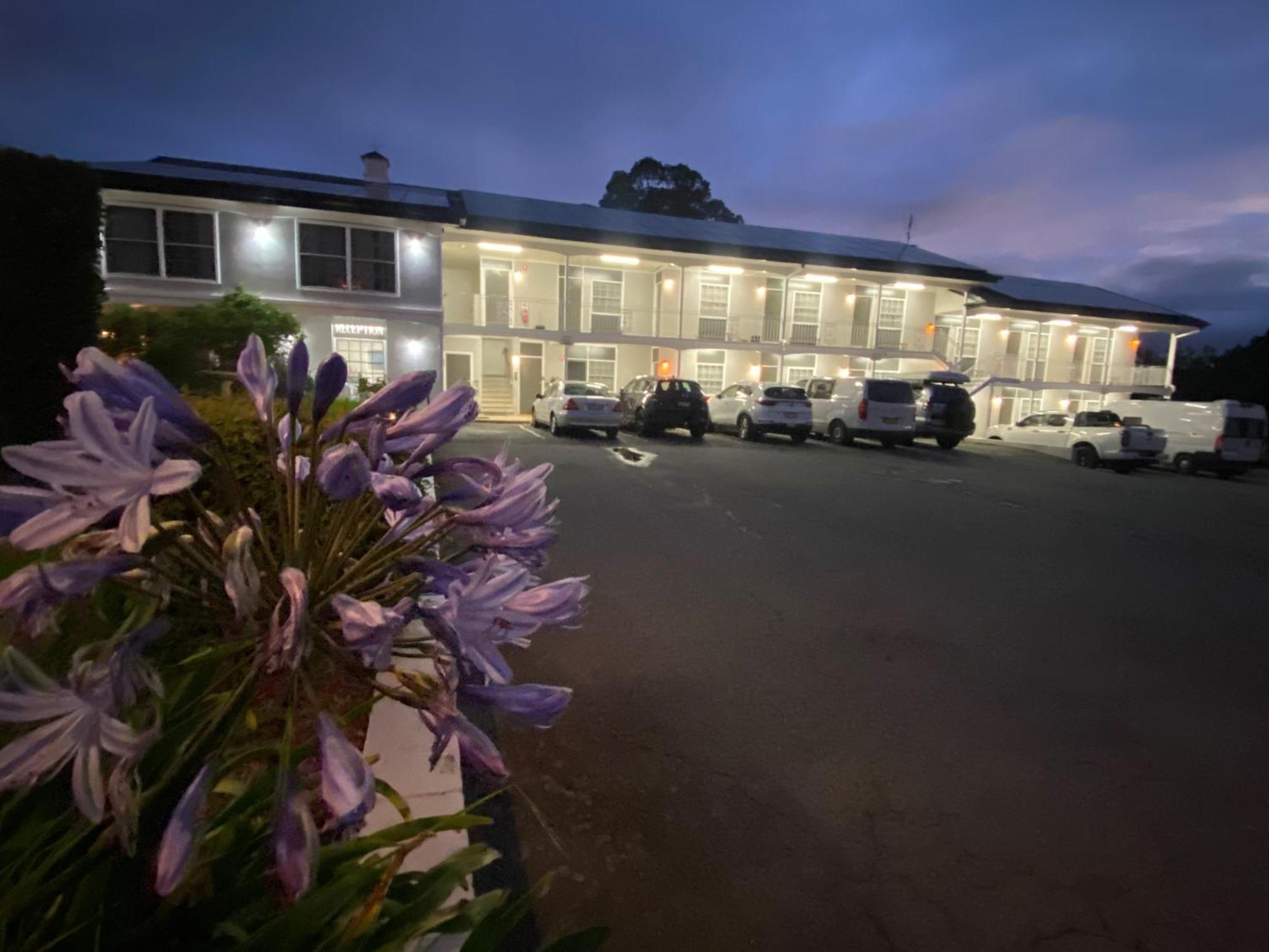 Colonial Lodge Motor Inn Yass Buitenkant foto