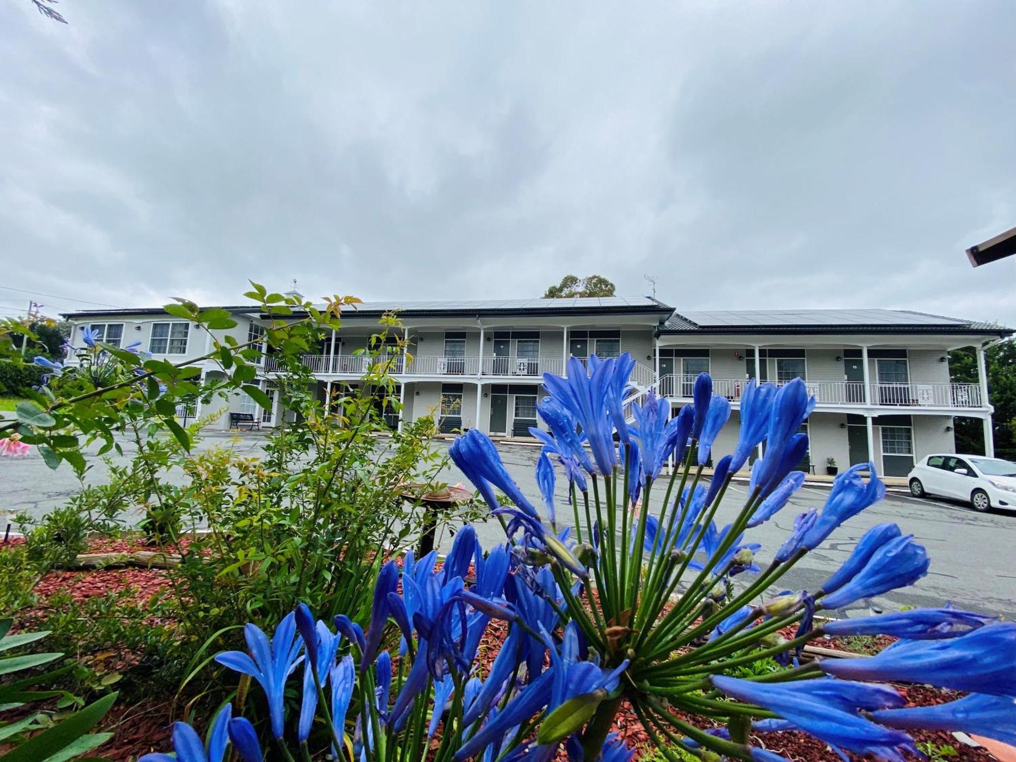 Colonial Lodge Motor Inn Yass Buitenkant foto