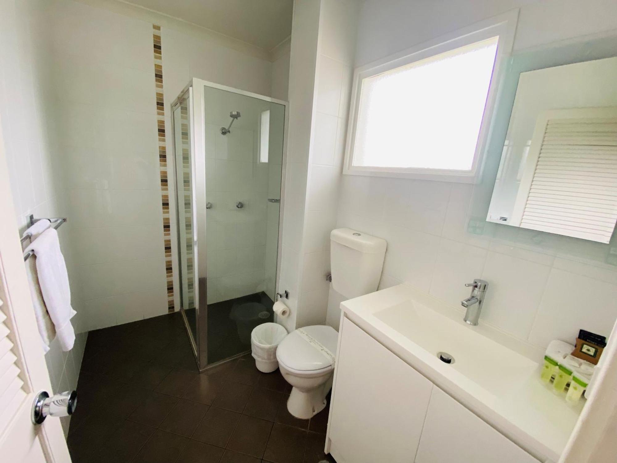 Colonial Lodge Motor Inn Yass Buitenkant foto