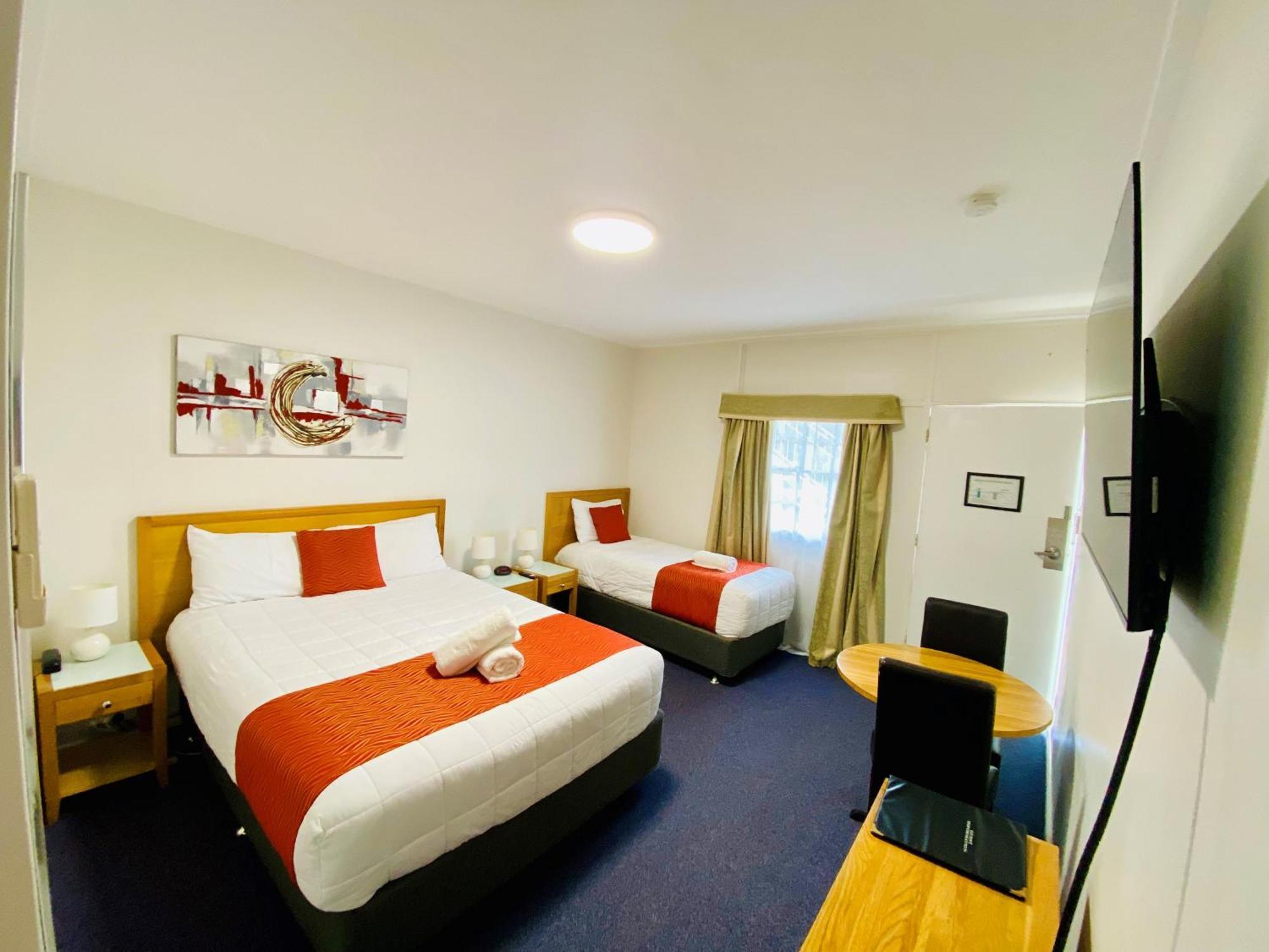 Colonial Lodge Motor Inn Yass Buitenkant foto