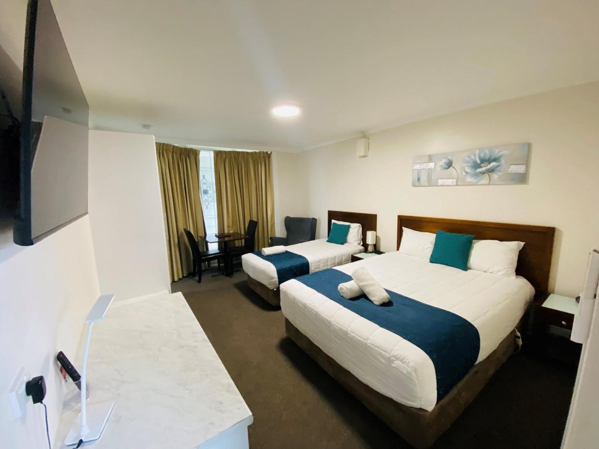 Colonial Lodge Motor Inn Yass Buitenkant foto