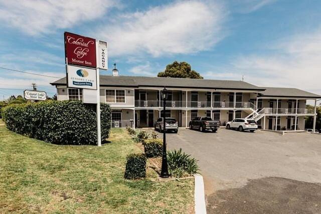 Colonial Lodge Motor Inn Yass Buitenkant foto