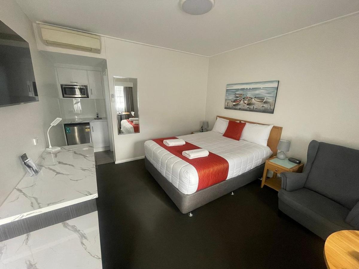 Colonial Lodge Motor Inn Yass Buitenkant foto