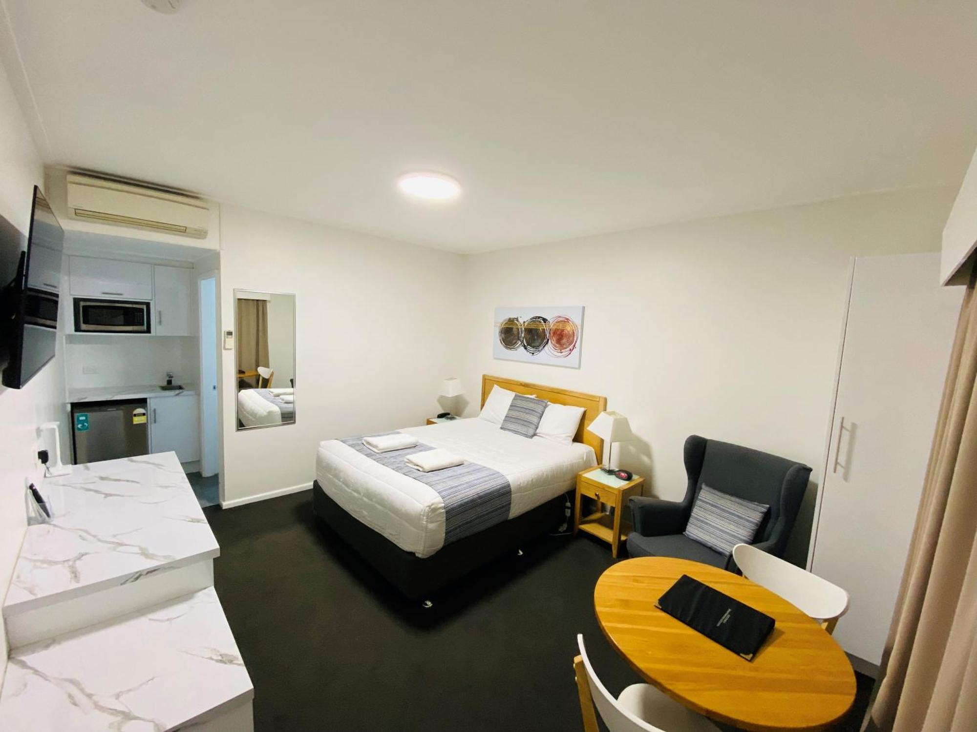 Colonial Lodge Motor Inn Yass Buitenkant foto