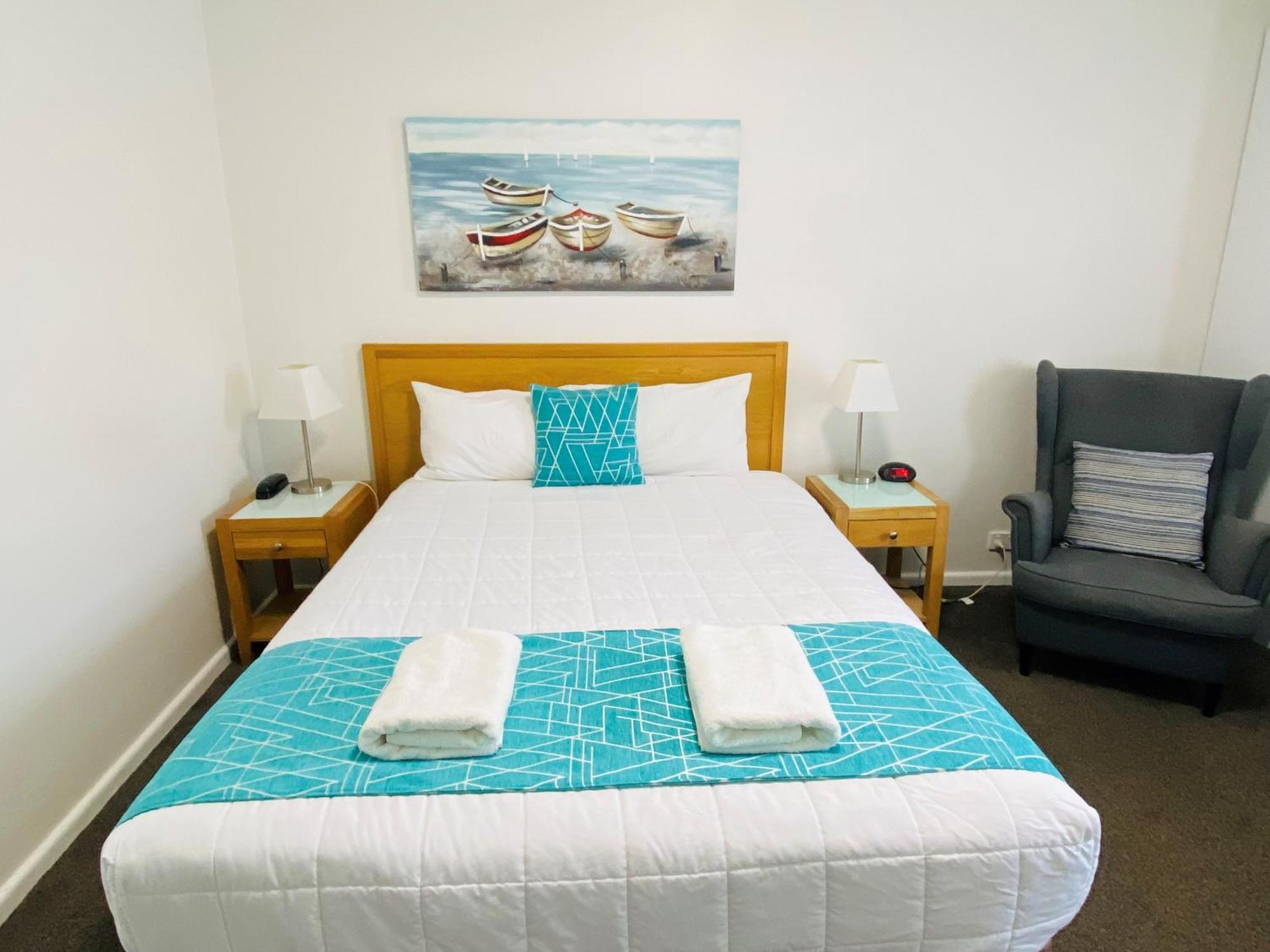 Colonial Lodge Motor Inn Yass Buitenkant foto