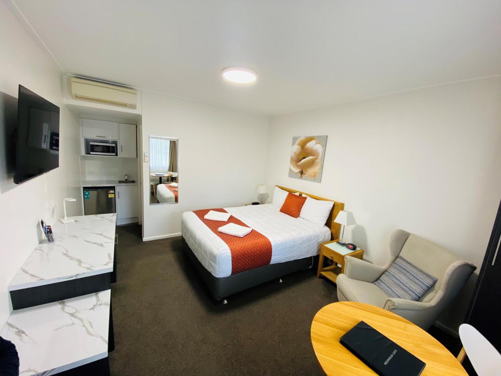 Colonial Lodge Motor Inn Yass Buitenkant foto