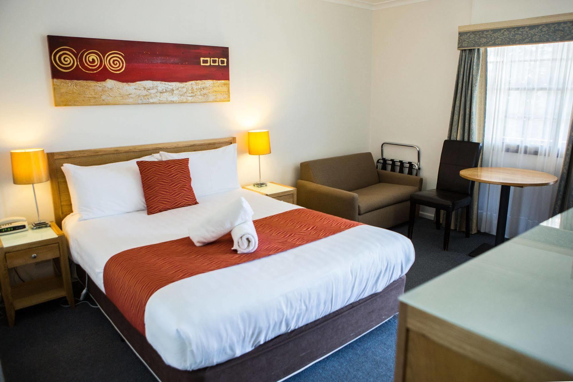 Colonial Lodge Motor Inn Yass Buitenkant foto